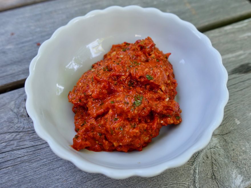 Pesto aus Bio Ajvar