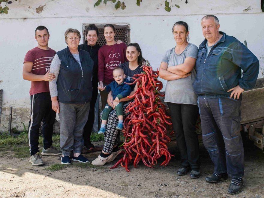 Familie Jovic, stolze Biobäurinnen und Bauern
