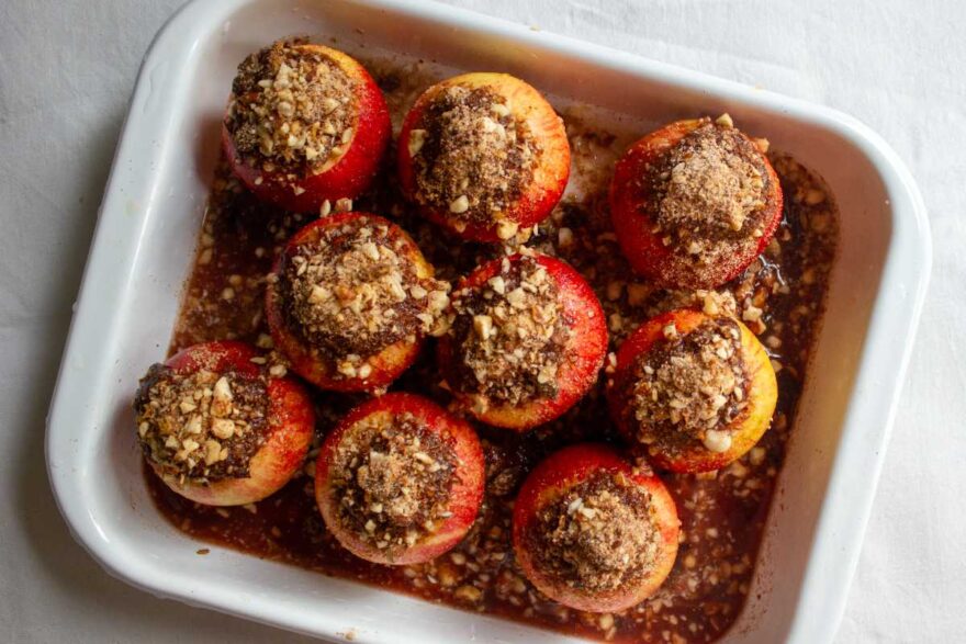 Die gefüllten Äpfel bevor sie ins Backohr kommen