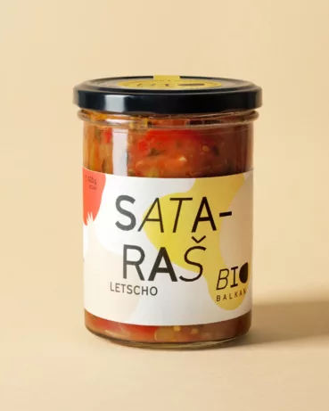 Ein Glas Bio Sataraš